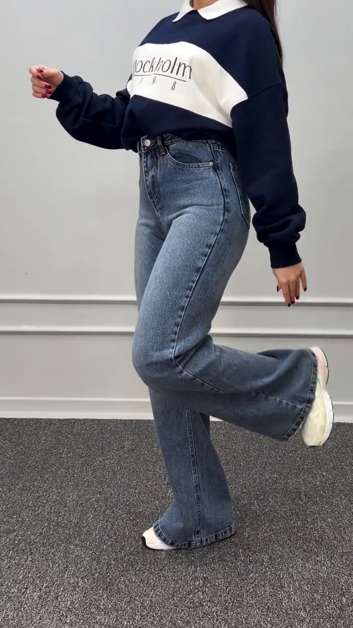 Vintage Fade High-Waist Wide Leg Denim Jeans – Effortless Street Style Blue Wash 👖✨