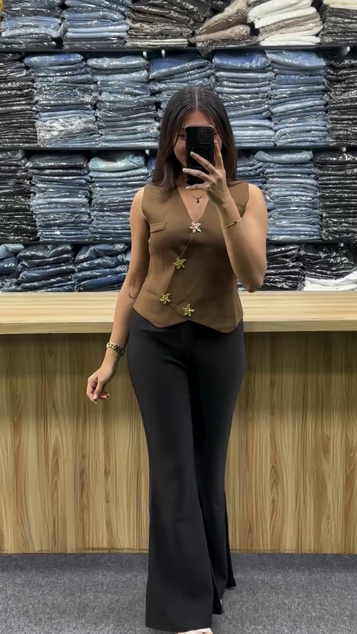 Elegant Noir Embellished Sleeveless Top with Flared Pants Co-Ord Set – Luxe Minimal Glam 🖤✨👖