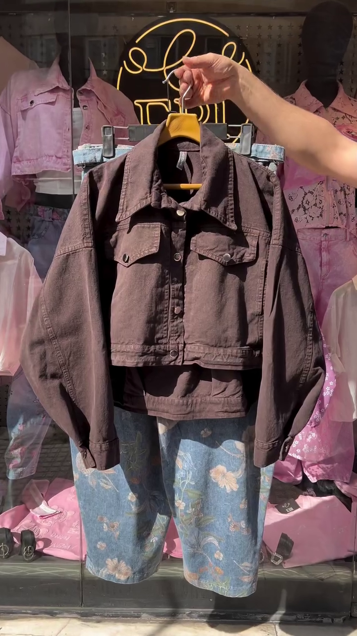 🤎 Edgy Cropped Brown Denim Jacket with Floral Denim Shorts – Street Style Statement Combo 🌸✨