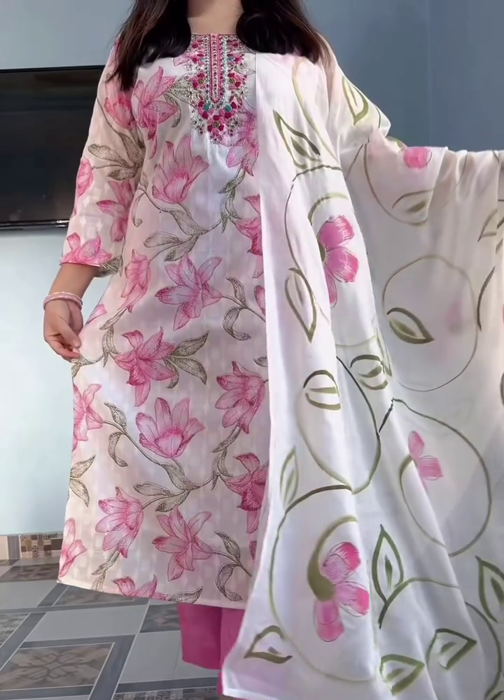 Blush Bloom Floral Kurta Set with Dupatta – Graceful Ethnic Elegance 🌸🤍✨