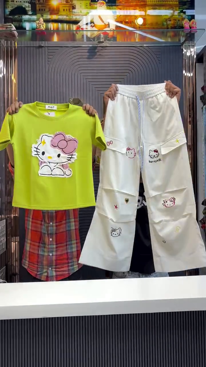 Kawaii Hello Kitty Graphic Tee & Cargo Pants Co-Ord Set for Women 🎀🤍✨