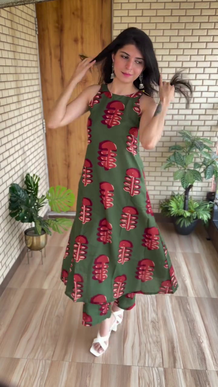 🌿🌸 Elegant Sleeveless Floral Print Midi Dress for Women | Lightweight Casual Summer Dress | Vacation, Brunch & Everyday Fashion Wear