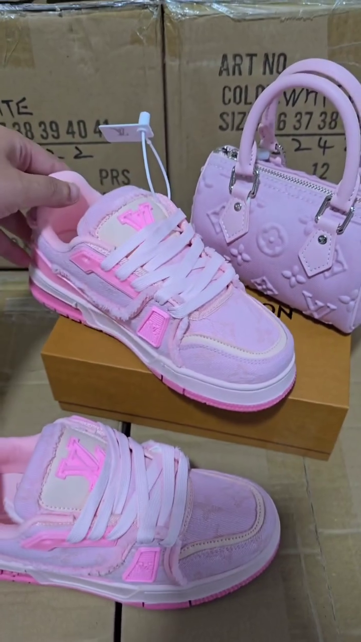 🩷👟 Trendy Pink Fashion Sneakers with Matching Mini Handbag Combo Set 👟🩷