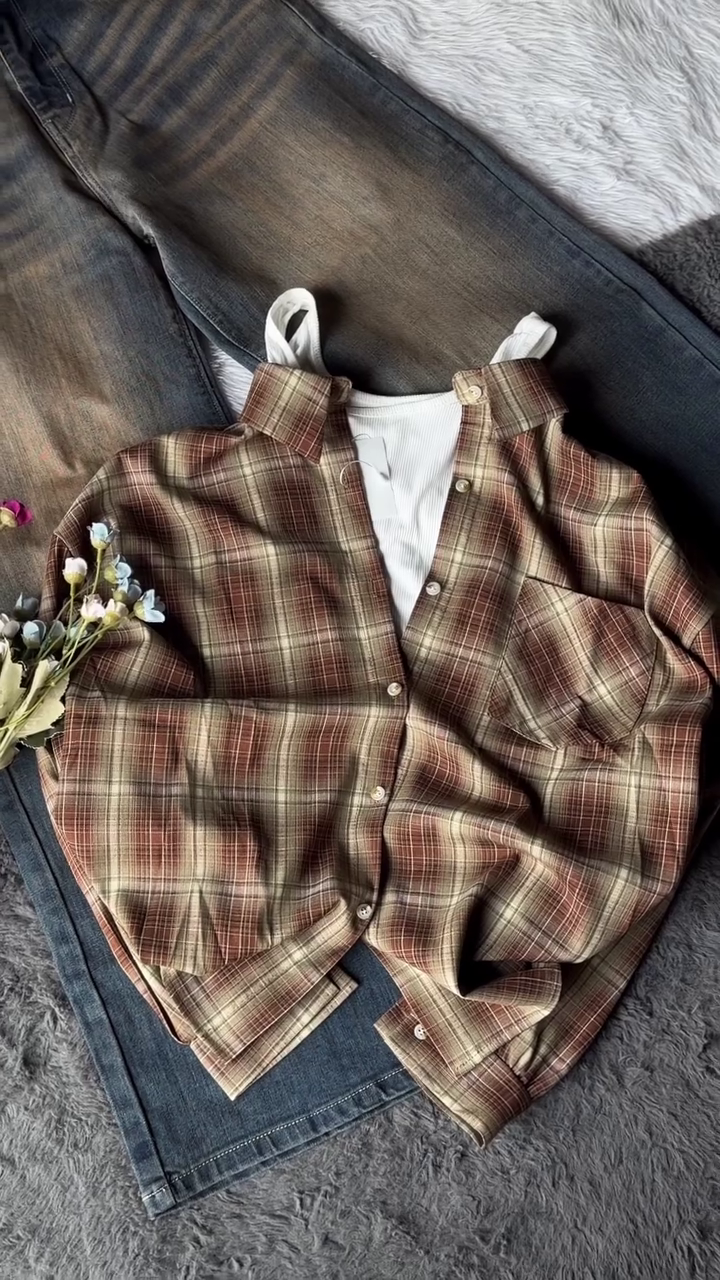🤎 Premium Vintage Plaid Oversized Shirt with Inner Camisole & High-Waist Wide-Leg Denim Jeans Outfit Set | Korean Style Casual Fashion Combo