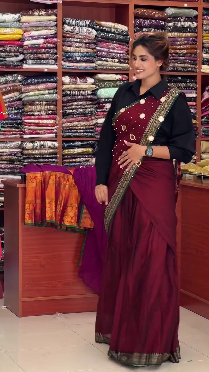 Premium Wine Red Designer Saree with Elegant Golden-Green Border, Intricate Traditional Embellishments, Statement Pallu Detailing & Graceful Festive Draping for Women ✨🌹