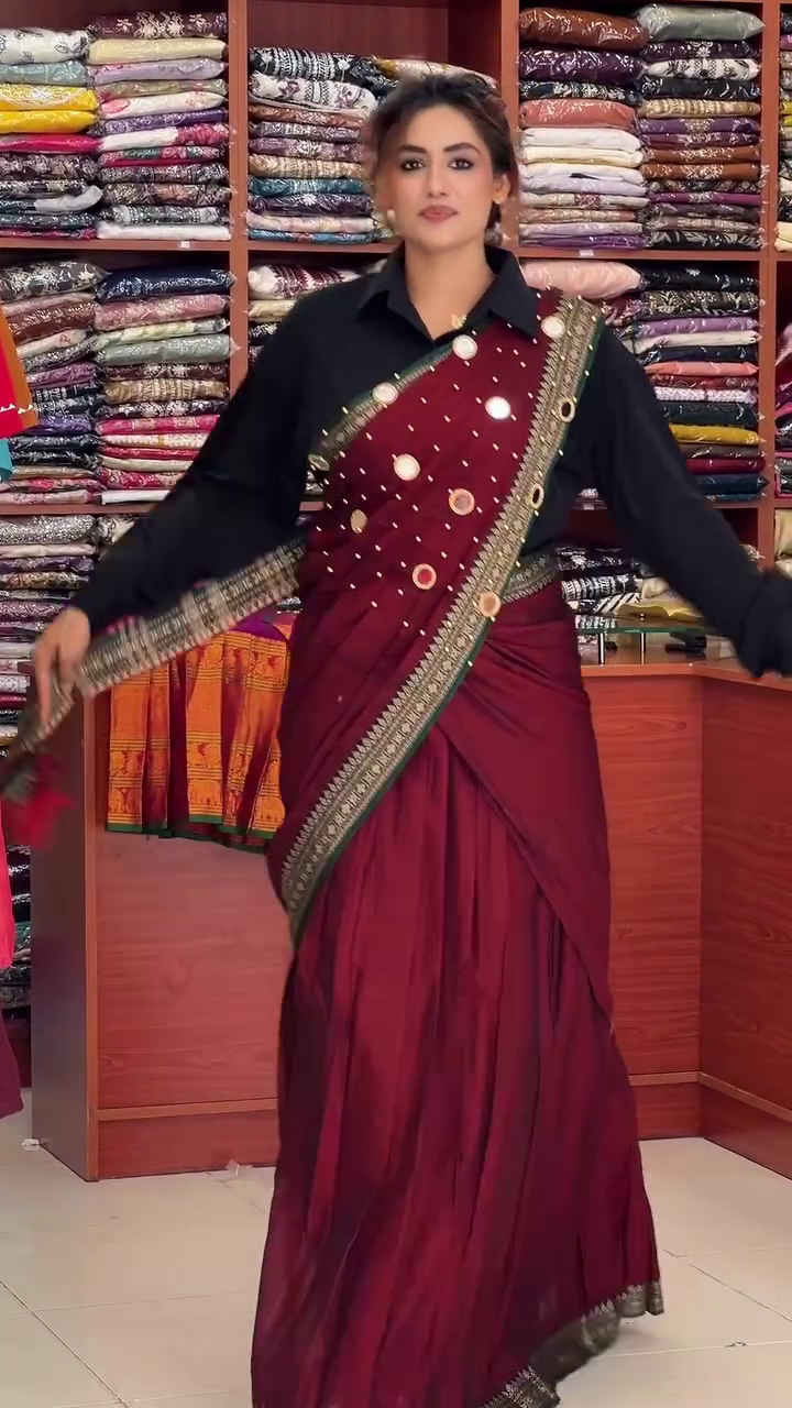 Premium Wine Red Designer Saree with Elegant Golden-Green Border, Intricate Traditional Embellishments, Statement Pallu Detailing & Graceful Festive Draping for Women ✨🌹