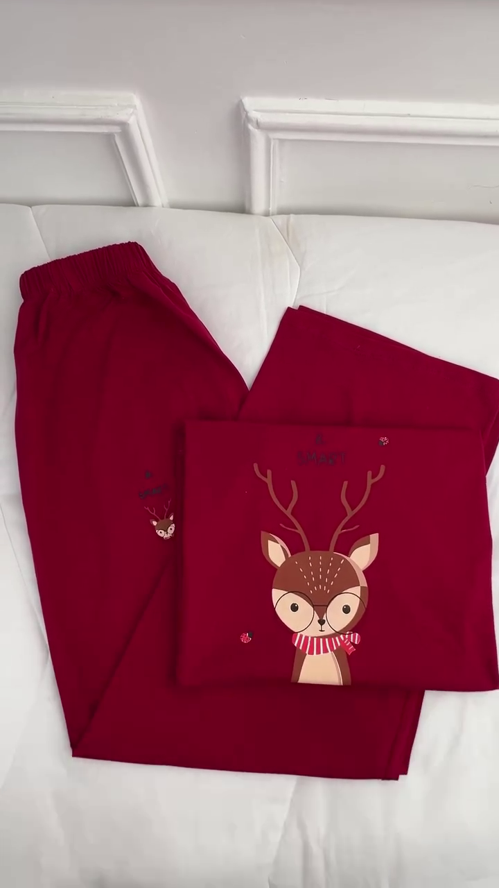 Premium Sage Green Cute Deer Printed Comfortable Night Suit Set with Matching Top & Relaxed Pajama Bottom, Adorable Graphic Detailing & Soft Everyday Loungewear Design for Women & Girls 🦌💚✨