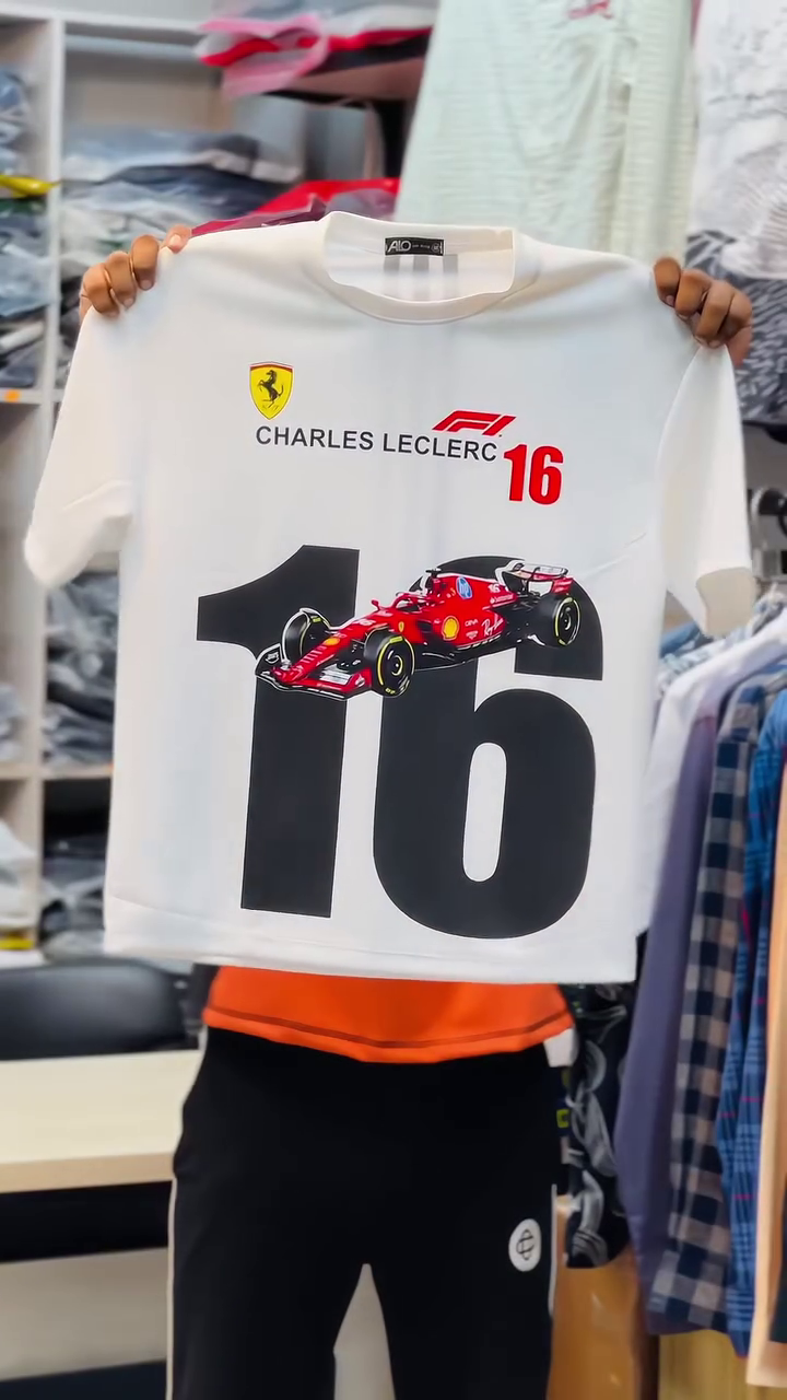🏎️🤍 Boys’ White Short-Sleeve Racing Graphic T-Shirt with Red Sports Car Illustration, Large Number Print and Motorsport-Inspired Front Design