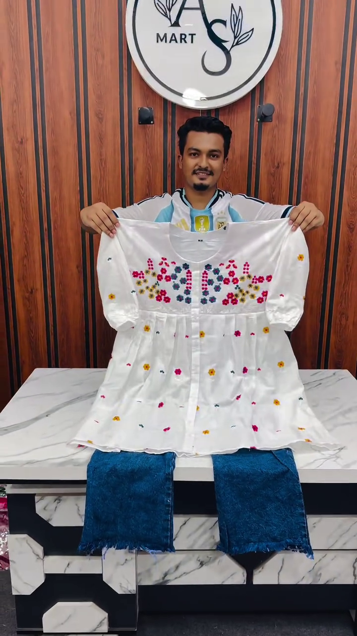 🤍🌼 Girls’ White Floral Embroidered Empire-Waist Tunic Top with Colorful Flower Detailing and Long Sleeves