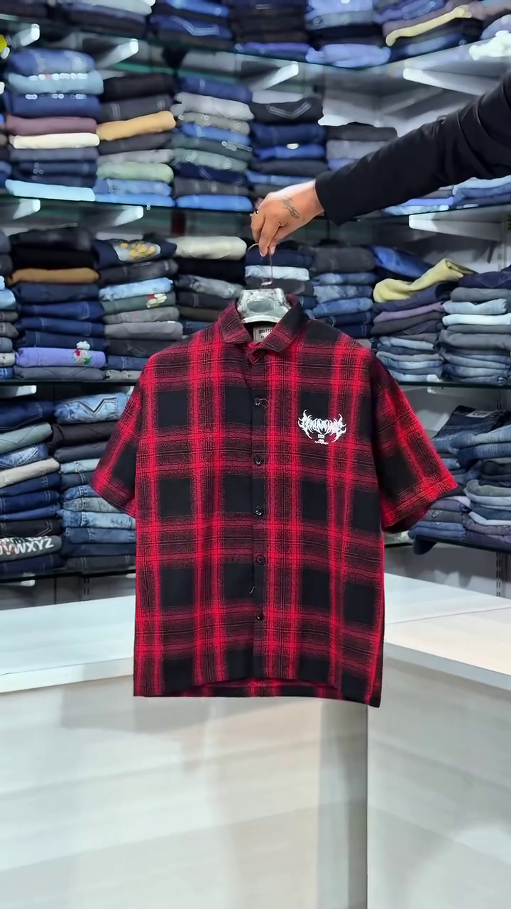 Men’s Premium Red & Black Oversized Plaid Checked Half-Sleeve Casual Shirt with Button-Down Front, Contrast Pocket Panels & Statement Graphic Detail ❤️🖤👕
