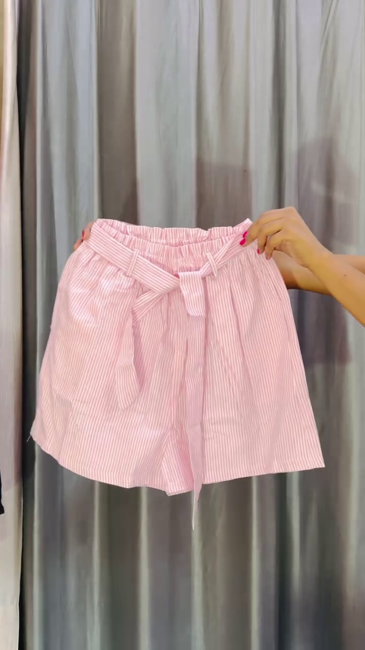 Women’s Soft Pink & White Micro Floral Printed Casual Shorts with Elasticated Waistband, Relaxed Wide-Leg Fit & Playful Side Tie Detailing 🌸💕✨