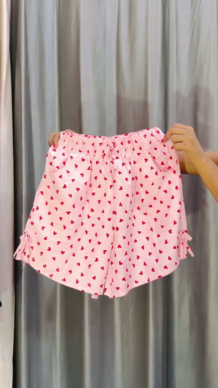 Women’s Soft Pink & White Micro Floral Printed Casual Shorts with Elasticated Waistband, Relaxed Wide-Leg Fit & Playful Side Tie Detailing 🌸💕✨