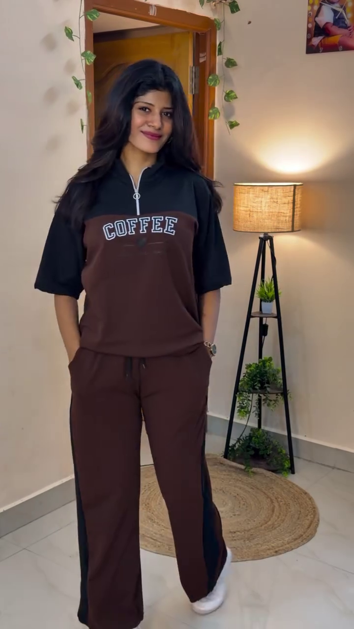 ☕🤎 Trendy Coffee Brown & Black Women’s Casual Co-Ord Set with Half-Zip Collar Top, Relaxed Wide-Leg Pants & Sporty Side-Panel Design ✨👟