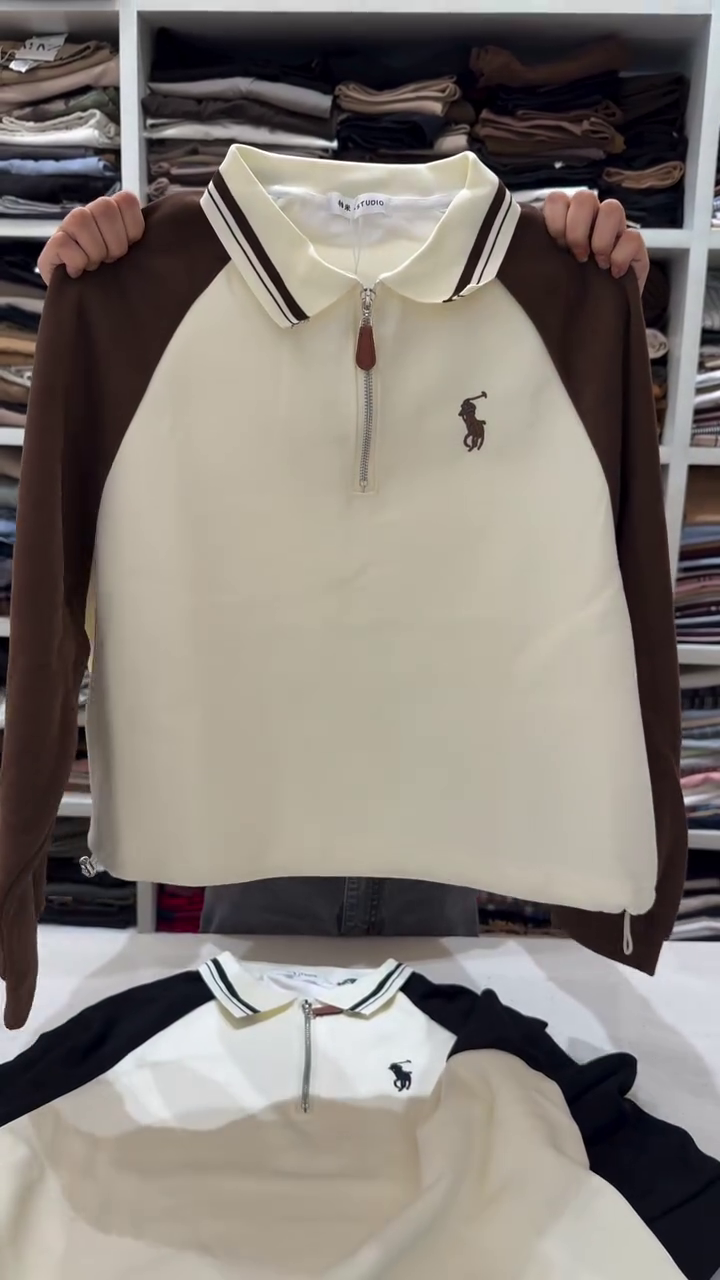 Modern Cream & Black Full-Sleeve Half-Zip Collared Casual Sweatshirt Top with Contrast Sleeves, Striped Collar Detailing, Front Zipper & Relaxed Everyday Streetwear Styling 🤍🖤✨