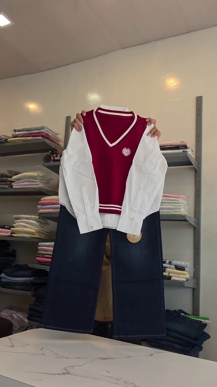 Premium Burgundy & White V-Neck Sleeveless Knitted Sweater Vest with Contrast Ribbed Borders, Classic Front Panel Detailing & Trendy Layering Design for Modern Casual Outfits 🍷🤍✨