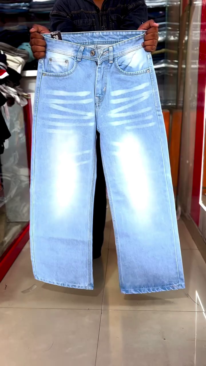 Trendy Black Relaxed-Fit Distressed Denim Jeans with Front Knee Cut Detailing, Classic Five-Pocket Construction, Button Closure & Versatile Everyday Streetwear Styling for Men 🖤👖🔥