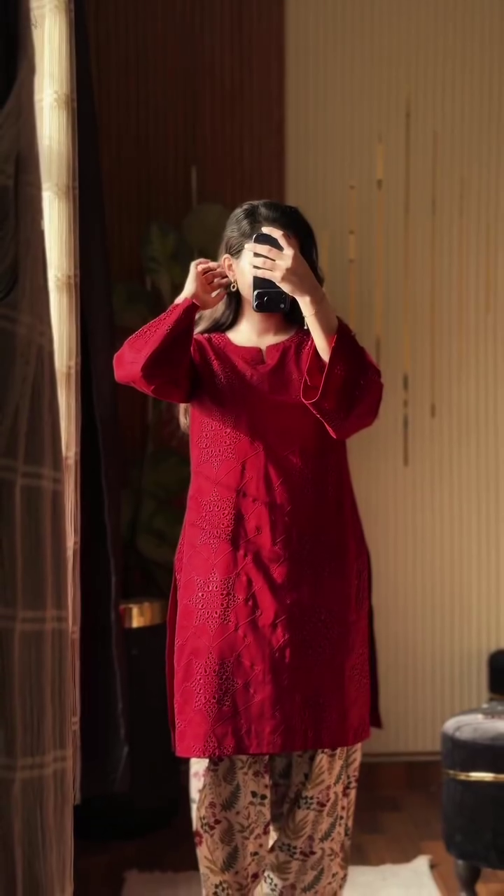 Elegant Bright Red Embroidered Women’s Ethnic Kurta with Intricate Tone-on-Tone Textured Floral Pattern, Comfortable Long Sleeves & Graceful Straight Silhouette for Festive and Traditional Wear ❤️👗✨
