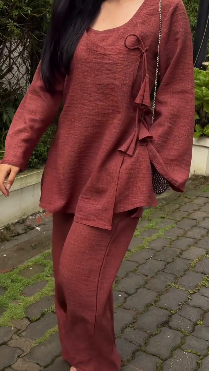 Women’s Elegant Rust Maroon Relaxed Co-Ord Set with Stylish Side Ti