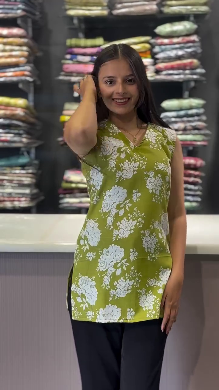 Maroon Traditional Block-Print Sleeveless Kurti With Bow Details And Black Trousers 🍷✨🧵