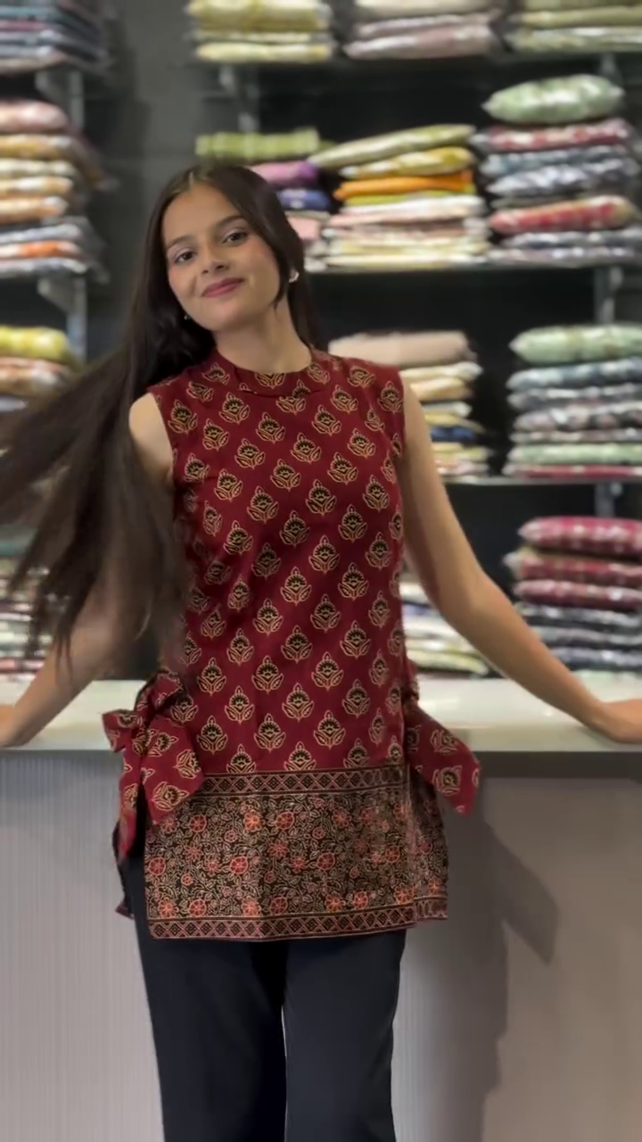 Maroon Traditional Block-Print Sleeveless Kurti With Bow Details And Black Trousers 🍷✨🧵