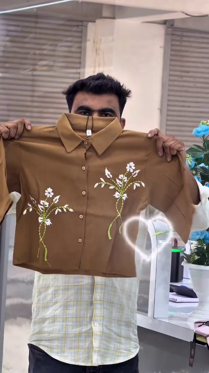 Chic Brown Button-Down Short-Sleeve Shirt With White Floral Embroidery 🤎🌸✨