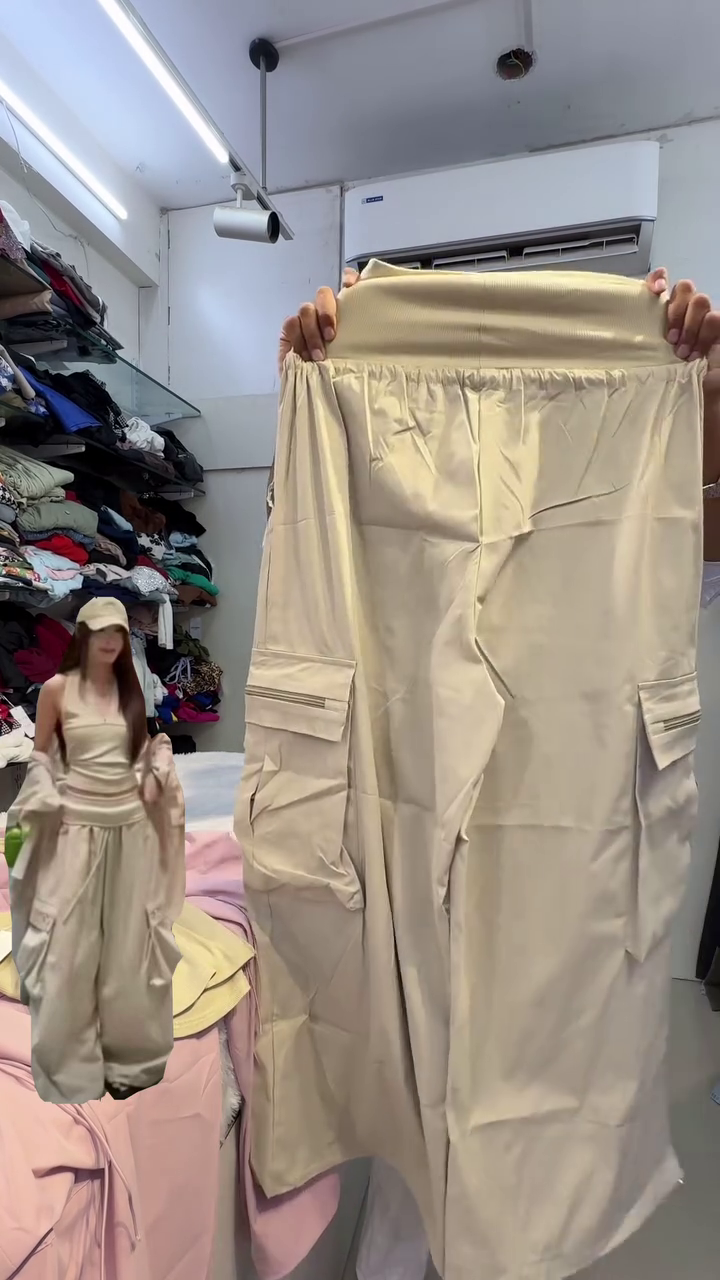 Stylish High-Waist Pastel Pink Cargo Pants With Large Utility Pockets 🌸👖✨