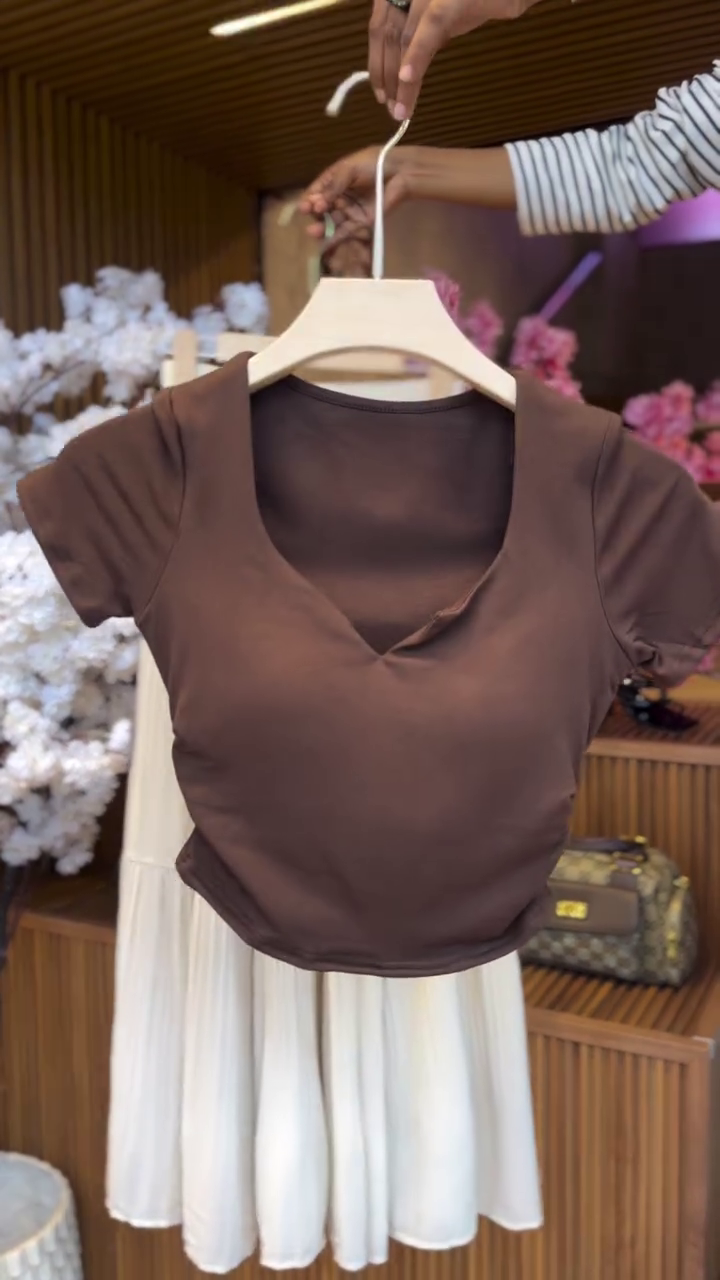 Elegant Chocolate Brown Short-Sleeve V-Neck Crop Top Paired With Cream White Tiered Pleated Maxi Skirt 🤎🤍✨👗