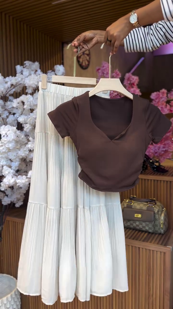 Elegant Chocolate Brown Short-Sleeve V-Neck Crop Top Paired With Cream White Tiered Pleated Maxi Skirt 🤎🤍✨👗