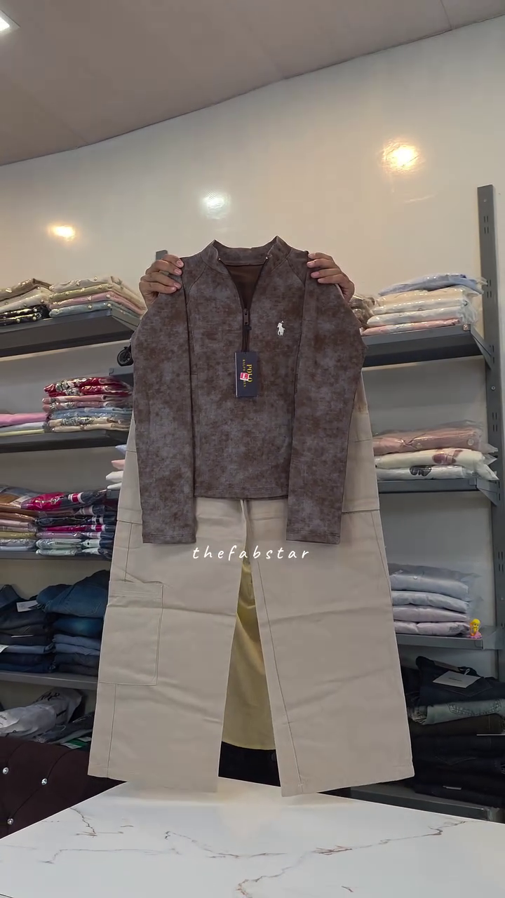 Brown Quarter-Zip Pullover Sweatshirt Paired With Beige Cargo Trousers 🤎👕👖
