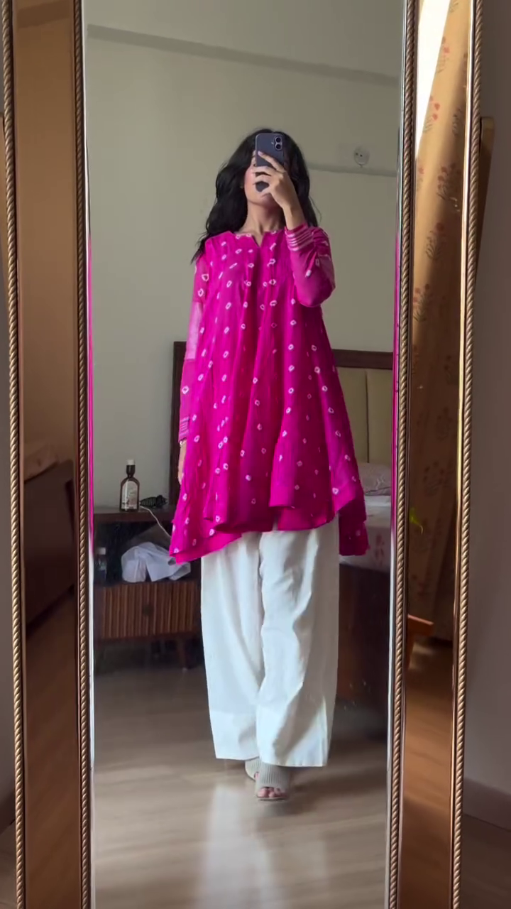 🌸 Vibrant Magenta Tie-Dye Bandhani Flared Tunic with Crisp White Palazzos✨
